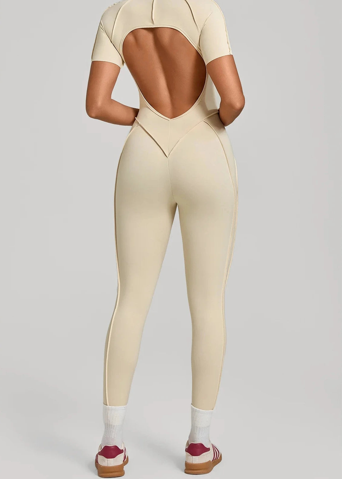 Catsuite de manga corta beige